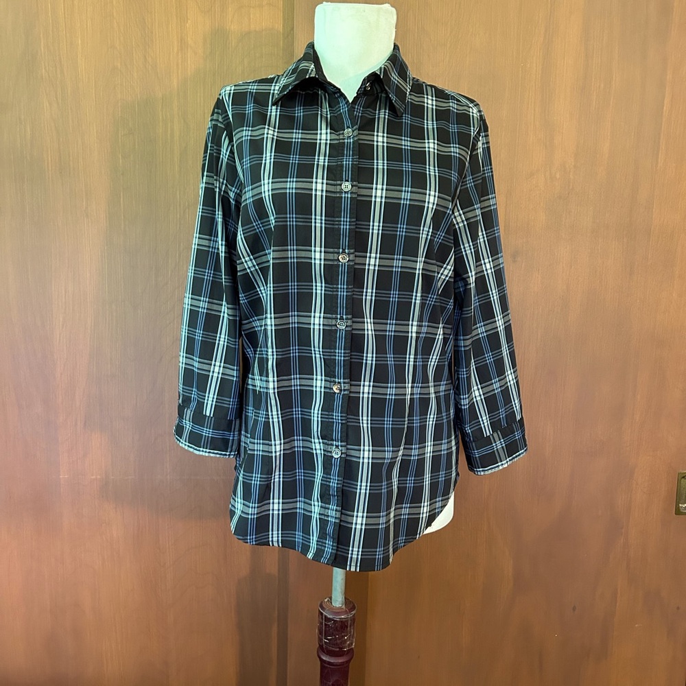 Bugatchi women’s plaid button up shirt